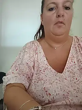 Snapshot of LaReginaNera chatting on June 24, 2026, 9:41 am LaReginaNera online show from June 24, 2026, 9:41 am