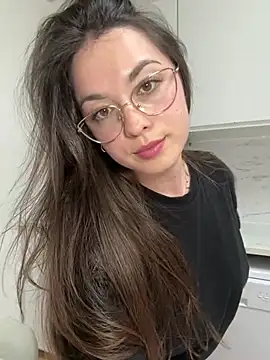 Snapshot of liloush__ chatting on June 2, 2026, 2:39 pm liloush online show from June 2, 2026, 2:39 pm