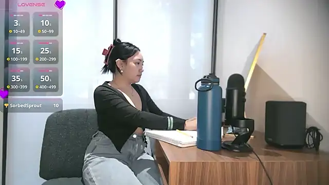 Snapshot of yuzhara chatting on November 19, 2025, 1:44 pm yuzhara online show from November 19, 2025, 1:44 pm