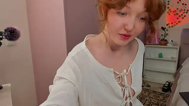 EmyRosaly online show from April 14, 2026, 12:54 pm
