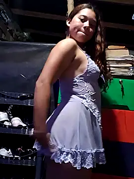 Violethroos online show from March 23, 2026, 4:23 am