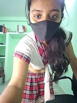 shrutee12 online show from February 1, 2026, 5:33 pm