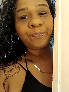 Snapshot of Kymy_marquez chatting on November 28, 2025, 9:26 pm Kymy marquez online show from November 28, 2025, 9:26 pm