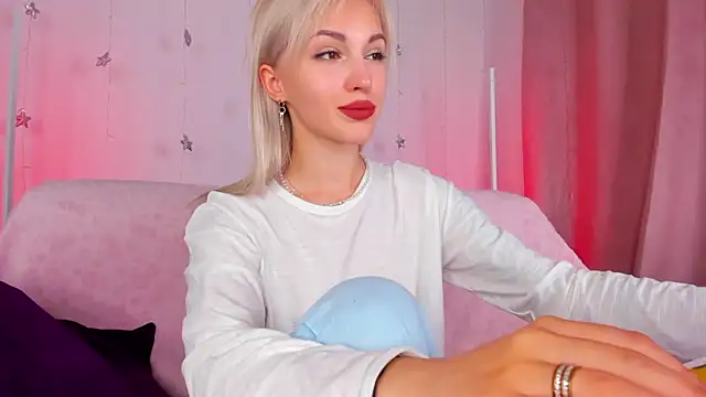 Snapshot of LisaFoxyMe chatting on July 11, 2026, 1:39 am LisaFoxyMe online show from July 11, 2026, 1:39 am