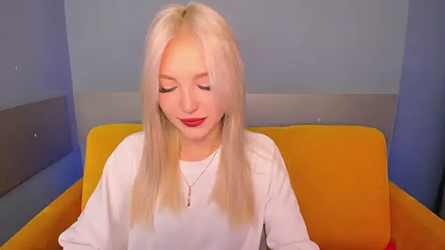 Snapshot of LisaFoxyMe chatting on October 25, 2025, 2:55 am LisaFoxyMe online show from October 25, 2025, 2:55 am