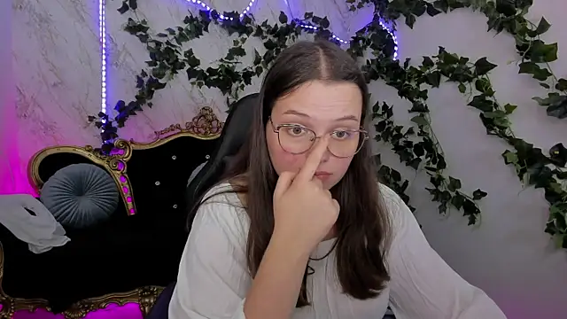 Snapshot of SophieDreamss chatting on September 25, 2025, 1:06 pm SophieDreamss online show from September 25, 2025, 1:06 pm