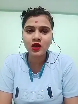Snapshot of Kavya-Tiwari chatting on September 10, 2025, 5:45 pm Kavya-Tiwari online show from September 10, 2025, 5:45 pm