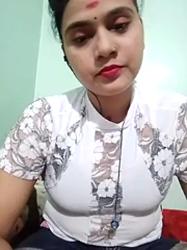 Snapshot of Kavya-Tiwari chatting on June 26, 2026, 5:30 pm Kavya-Tiwari online show from June 26, 2026, 5:30 pm