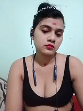 Snapshot of Kavya-Tiwari chatting on June 7, 2026, 8:52 am Kavya-Tiwari online show from June 7, 2026, 8:52 am