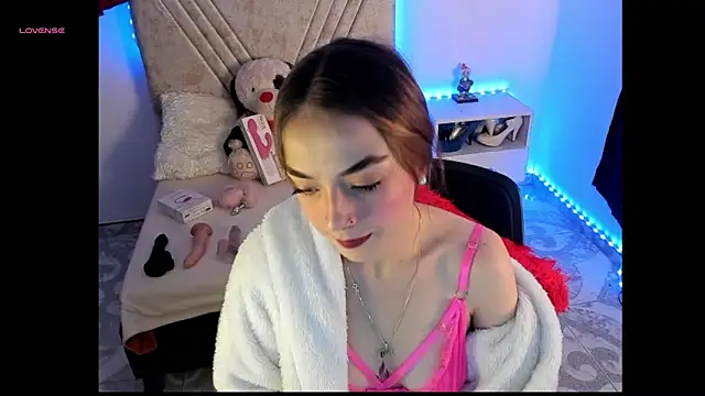 Snapshot of Mia_Victoria22 chatting on May 9, 2026, 5:49 pm Mia Victoria22 online show from May 9, 2026, 5:49 pm