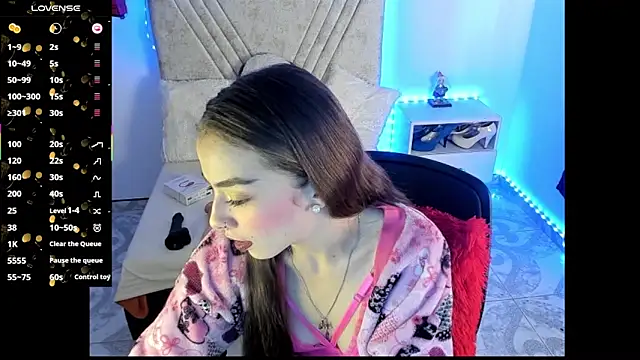 Snapshot of Mia_Victoria22 chatting on May 26, 2026, 5:44 pm Mia Victoria22 online show from May 26, 2026, 5:44 pm