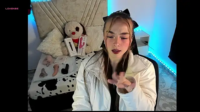 Mia Victoria22 online show from April 11, 2026, 3:03 am