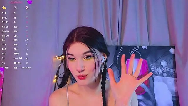 Snapshot of JenniferSullivan chatting on November 16, 2025, 8:13 pm JenniferSullivan online show from November 16, 2025, 8:13 pm