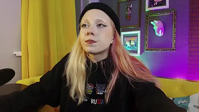 Snapshot of SakuraBliss chatting on October 27, 2025, 5:47 pm SakuraBliss online show from October 27, 2025, 5:47 pm