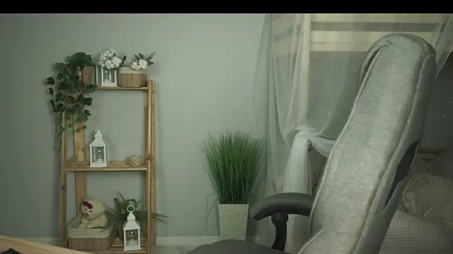 Snapshot of SakuraBliss chatting on November 10, 2025, 4:56 pm SakuraBliss online show from November 10, 2025, 4:56 pm