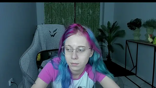 Snapshot of SakuraBliss chatting on November 11, 2025, 4:57 pm SakuraBliss online show from November 11, 2025, 4:57 pm