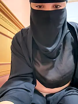 Snapshot of _Laiali_ chatting on October 18, 2025, 12:07 pm Laiali online show from October 18, 2025, 12:07 pm