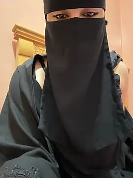  Laiali  online show from April 10, 2026, 7:32 pm