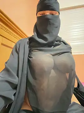 Snapshot of _Laiali_ chatting on September 17, 2025, 11:56 am Laiali online show from September 17, 2025, 11:56 am