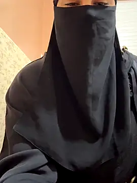 Snapshot of _Laiali_ chatting on November 8, 2025, 12:20 pm Laiali online show from November 8, 2025, 12:20 pm