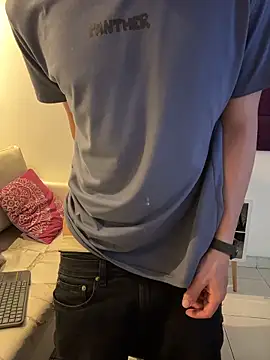 AdrianRinaldi online show from December 2, 2025, 8:10 pm