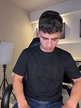 AdrianRinaldi online show from April 6, 2026, 8:10 pm