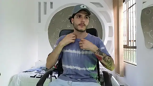 Snapshot of Rafael_Mendezz chatting on November 23, 2025, 8:30 pm Rafael Mendezz online show from November 23, 2025, 8:30 pm