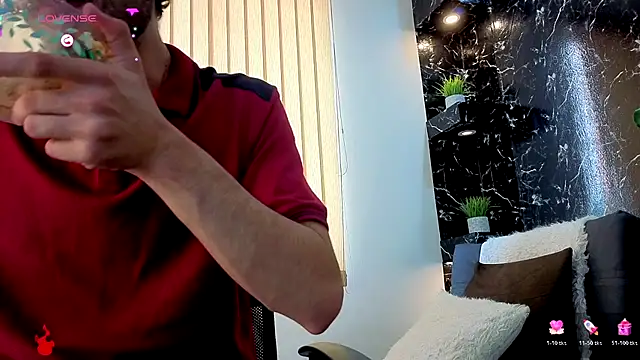 Snapshot of Rafael_Mendezz chatting on December 4, 2025, 8:19 pm Rafael Mendezz online show from December 4, 2025, 8:19 pm