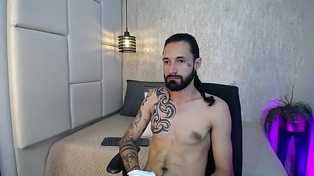 Hisoka 011 online show from February 18, 2026, 8:27 pm