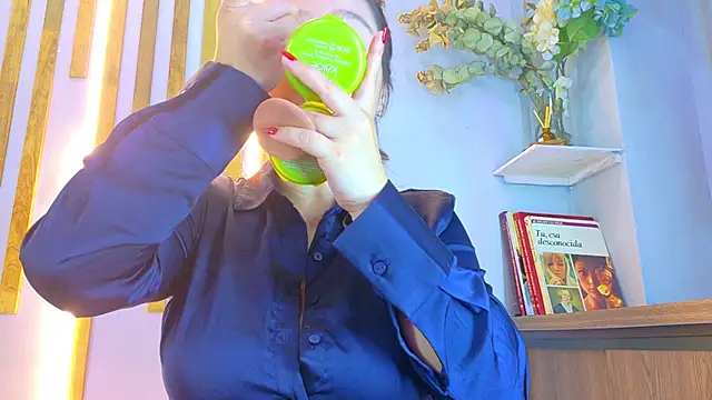 Jennifer Vega1 online show from November 15, 2025, 9:19 pm