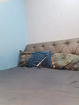 Snapshot of Julia_Giulia chatting on November 24, 2025, 2:06 pm Julia Giulia online show from November 24, 2025, 2:06 pm