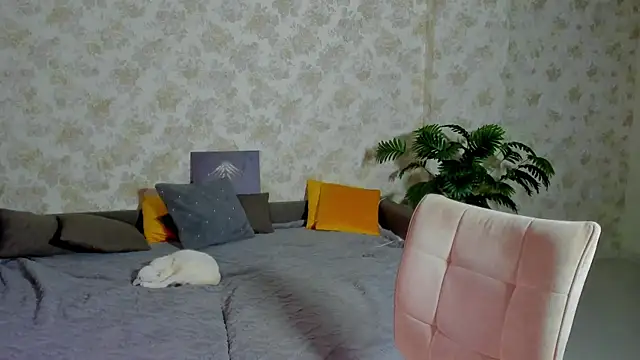 Julia Giulia online show from December 23, 2025, 6:45 am