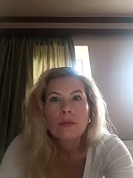 Snapshot of Julia_Giulia chatting on October 1, 2025, 10:09 am Julia Giulia online show from October 1, 2025, 10:09 am