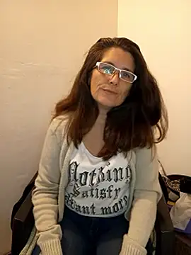 Snapshot of Merida2276 chatting on November 8, 2025, 3:32 am Merida2276 online show from November 8, 2025, 3:32 am