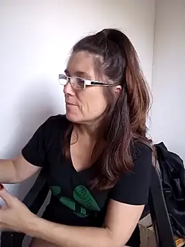 Snapshot of Merida2276 chatting on November 16, 2025, 10:02 pm Merida2276 online show from November 16, 2025, 10:02 pm