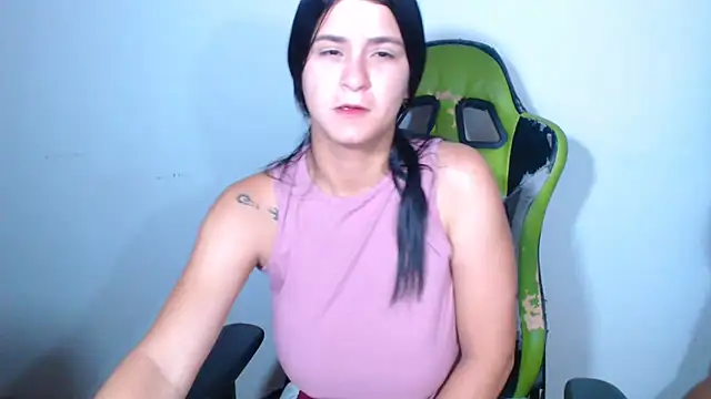 sensualduo online show from November 18, 2025, 8:28 am