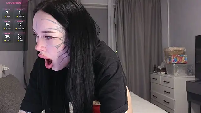 Somniyaa online show from March 19, 2026, 8:42 pm