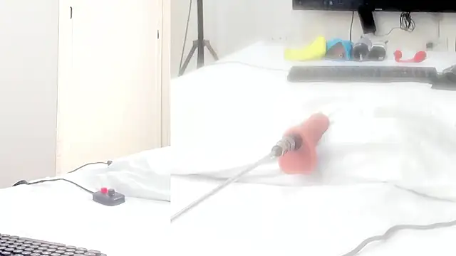 Alani Queen online show from November 22, 2025, 7:24 pm