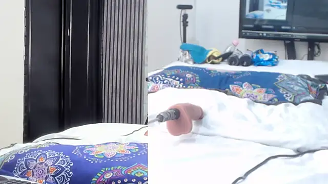 Snapshot of Alani_Queen chatting on December 19, 2025, 7:27 pm Alani Queen online show from December 19, 2025, 7:27 pm