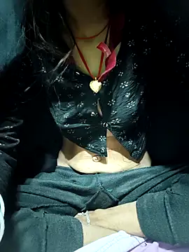 Snapshot of Shreya-couple chatting on November 20, 2025, 1:39 am Shreya-couple online show from November 20, 2025, 1:39 am