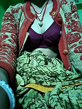 Snapshot of Shreya-couple chatting on November 18, 2025, 1:10 am Shreya-couple online show from November 18, 2025, 1:10 am