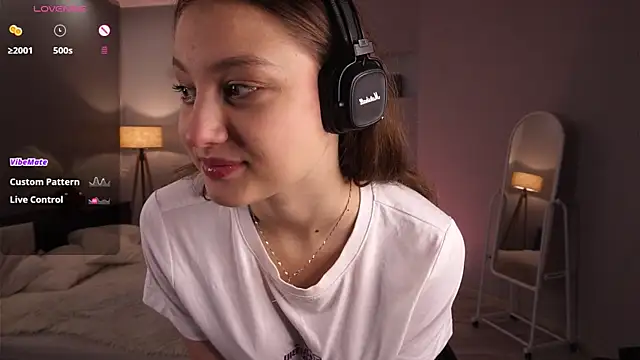 Snapshot of MercBoone chatting on November 18, 2025, 10:07 am MercBoone online show from November 18, 2025, 10:07 am