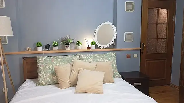 Snapshot of okerriella chatting on September 17, 2025, 1:24 pm okerriella online show from September 17, 2025, 1:24 pm