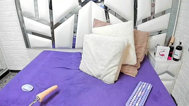 Snapshot of Niina_Sissy chatting on September 19, 2025, 3:21 am Niina Sissy online show from September 19, 2025, 3:21 am