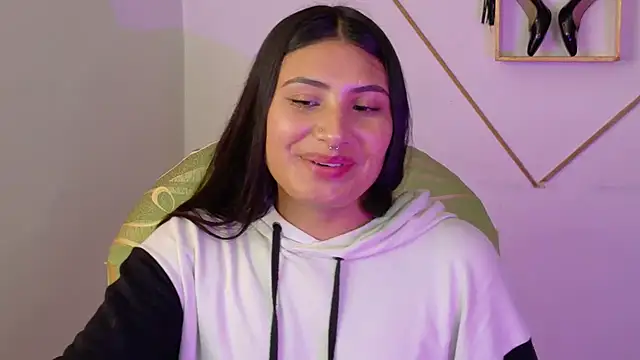 Snapshot of Linda_andrew chatting on January 16, 2026, 6:56 pm Linda andrew online show from January 16, 2026, 6:56 pm