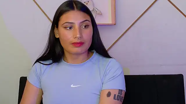 Snapshot of Linda_andrew chatting on December 20, 2025, 6:22 pm Linda andrew online show from December 20, 2025, 6:22 pm