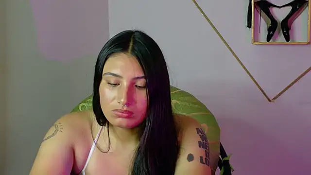 Snapshot of Linda_andrew chatting on February 3, 2026, 5:51 pm Linda andrew online show from February 3, 2026, 5:51 pm