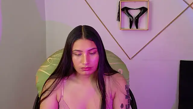 Snapshot of Linda_andrew chatting on January 12, 2026, 5:20 pm Linda andrew online show from January 12, 2026, 5:20 pm