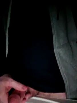 Lewisbbb online show from November 13, 2025, 8:29 am