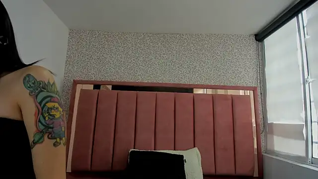 Hanna Lee   online show from September 11, 2025, 8:20 pm